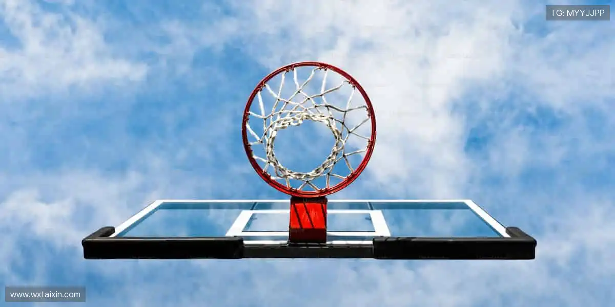 🎮 互动直播，弹幕狂欢，和百万球迷一起嗨翻全场！